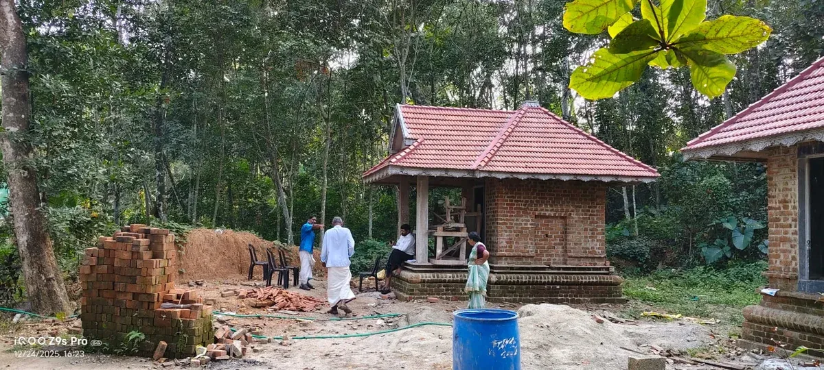 ക്ഷേത്ര നിർമ്മാണ ദൃശ്യം — ഏപ്രിൽ 2026